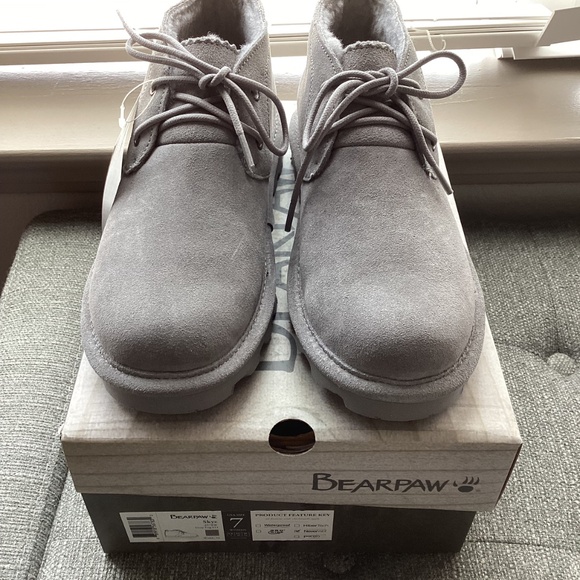 BEARPAW Skye Genuine Shearling Lined Suede Chukka Boot (Women) 7M - Picture 8 of 13